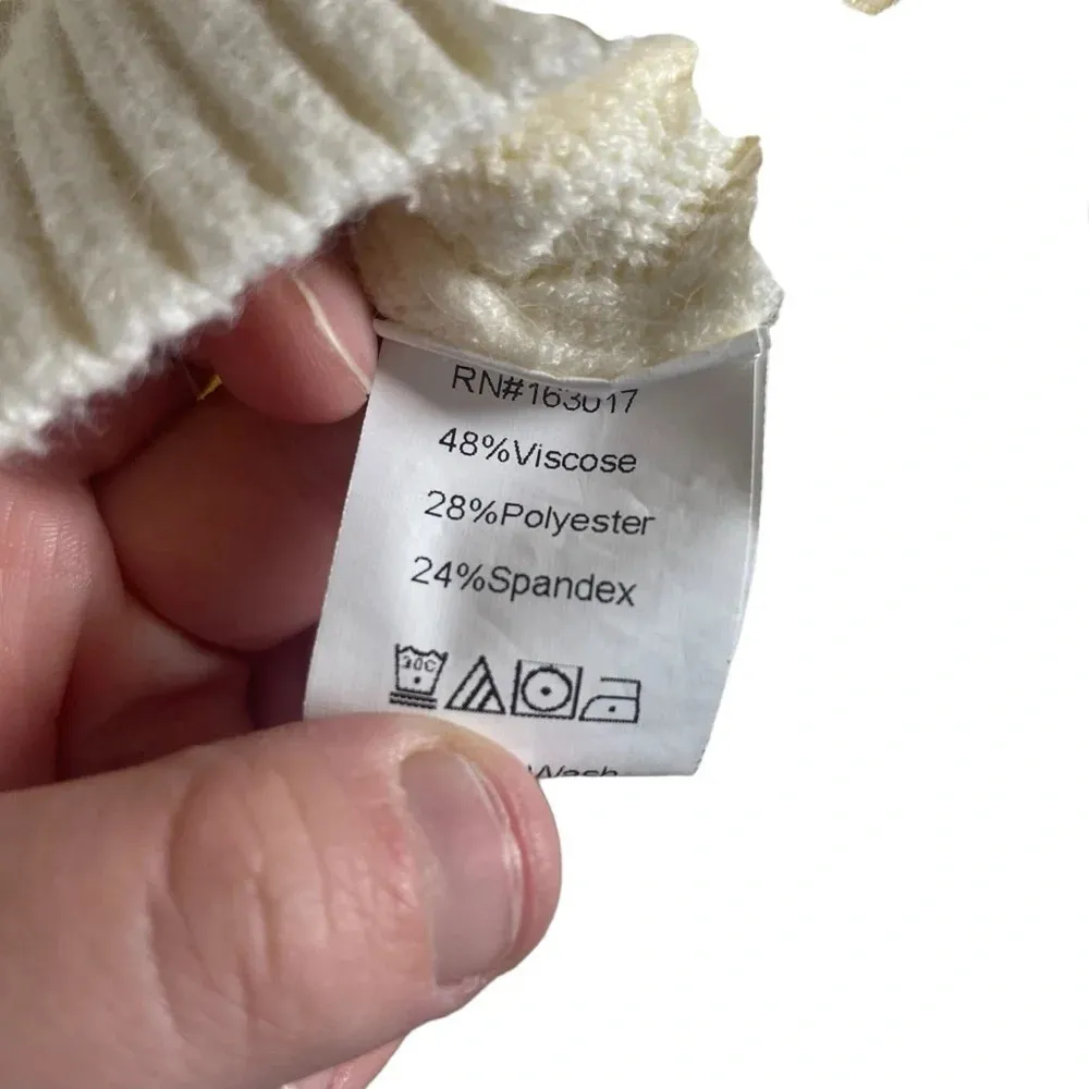 Princess Polly Sydney Cropped V-Neck Sweater Vest in Cream Size S/M - Image 7