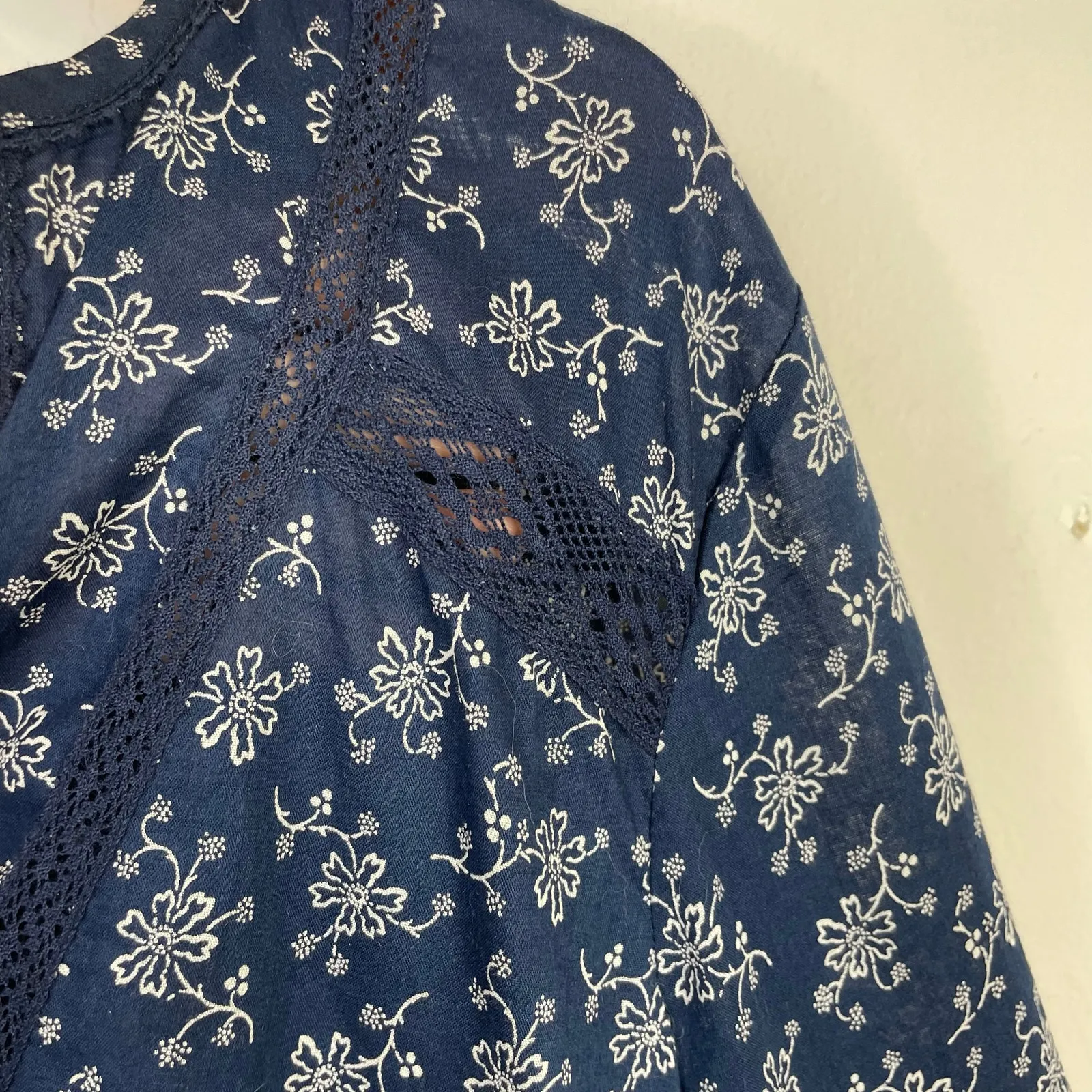 Veronica Beard Kent Navy Blue Floral Crochet Lace Peasant Blouse Top womens L 14 - Image 4