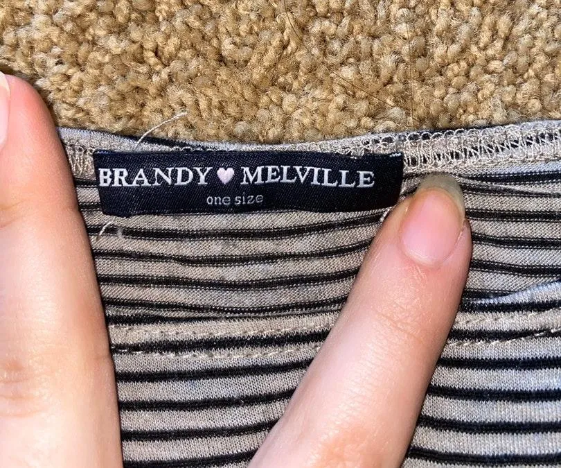 Brandy Melville Long Sleeve - Image 2