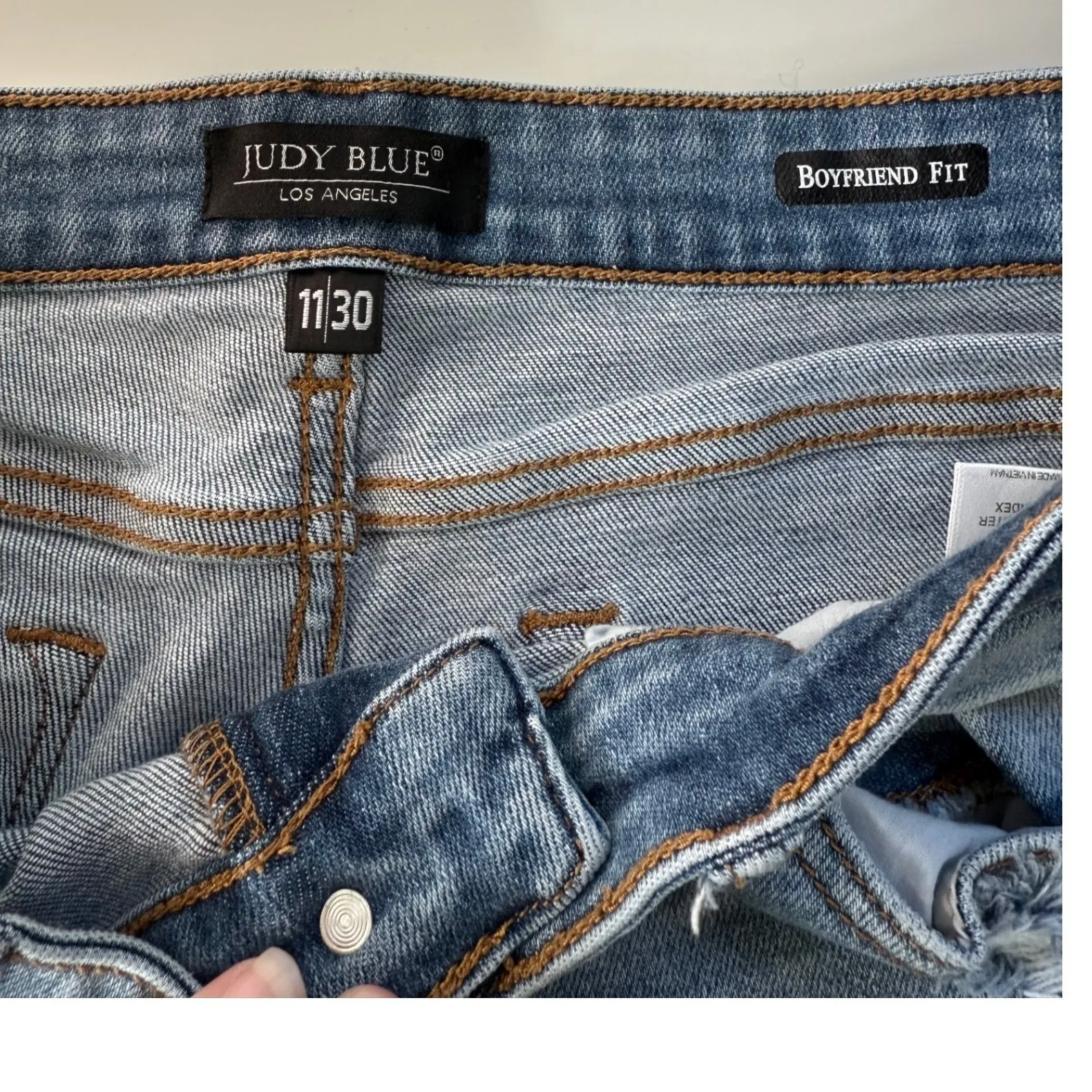 Judy Blue Distressed Boyfriend Fit Jeans Size 11/30 Light Wash | Western - Image 5