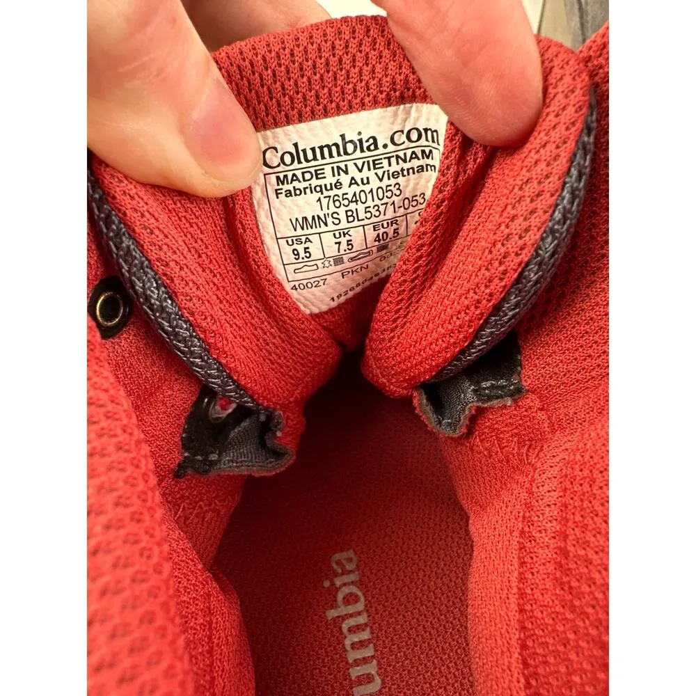 Columbia - Crestwood Mid Waterproof Hiking Boots in Graphite Gray - Image 6