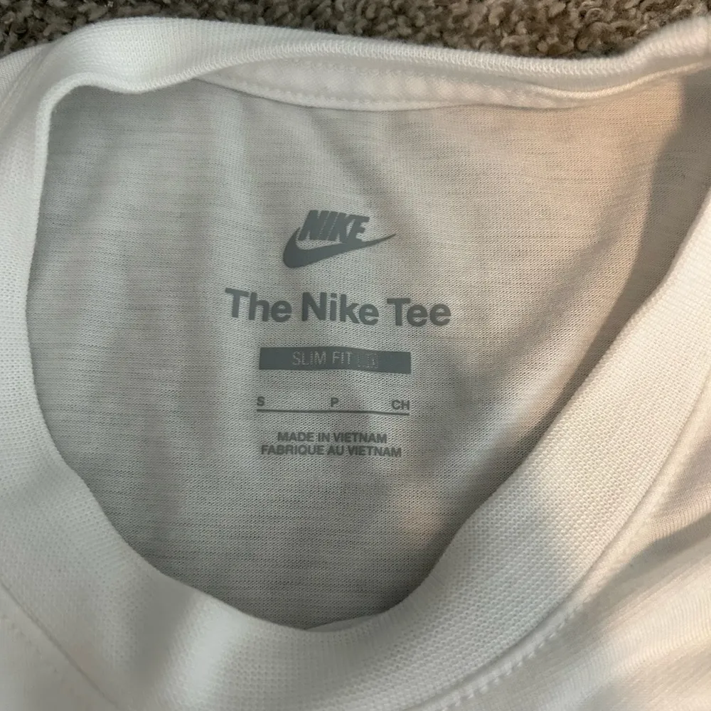 Nike White Tee - Image 2