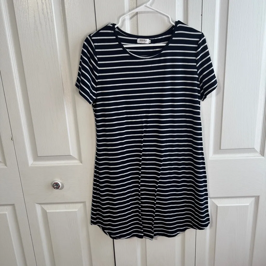 Ours lot of 2 striped short sleeve t shirt dresses size large Gray - Image 2