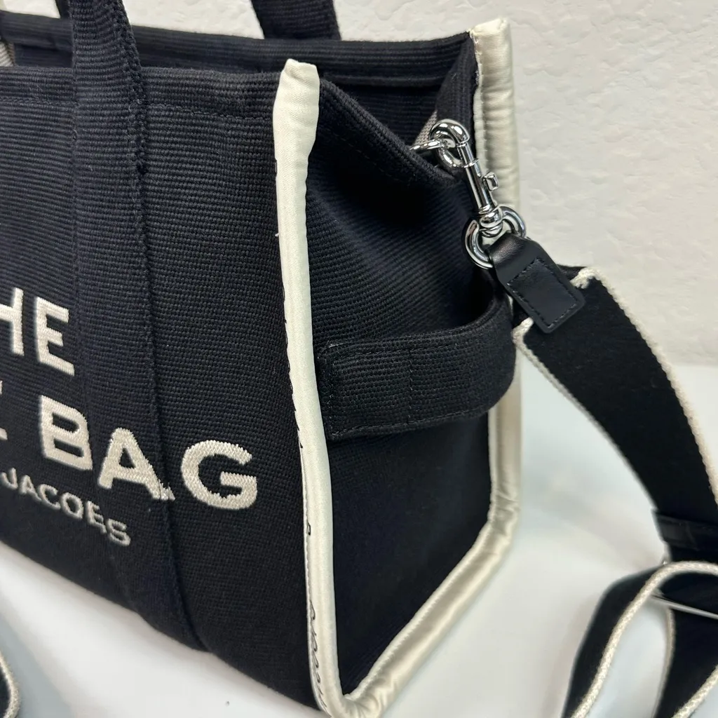 Marc Jacobs The Jacquard Medium Sized Woven Deluxe  Fabric Tote In Black - Image 4