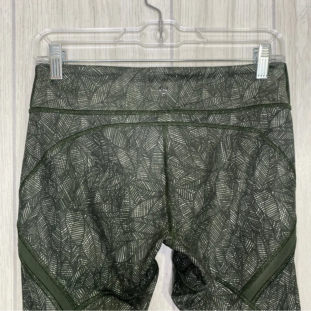 Lululemon Cool To Street Crop Jazzy White Gator Green size 8 W6F59S - Image 5
