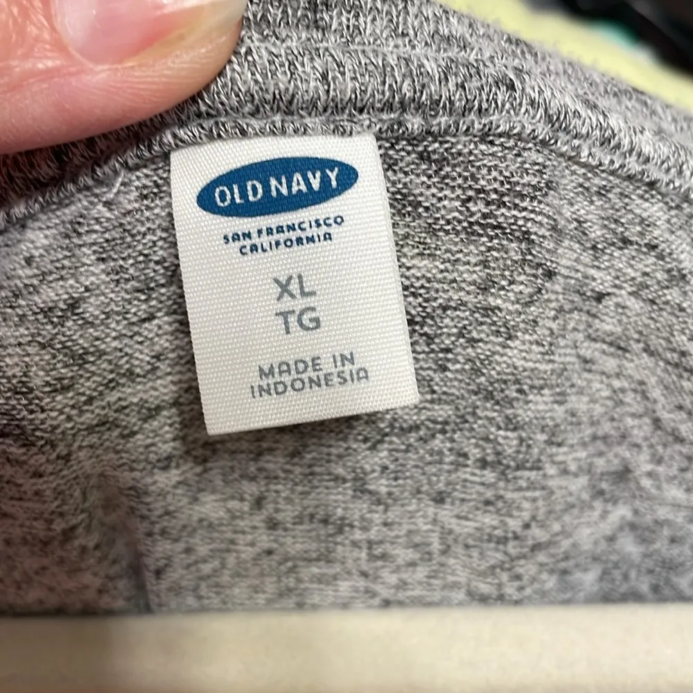 Old Navy 🤡🤡🤡3 for 12$ 🤡🤡🤡 Heather Gray Sweater - Image 7
