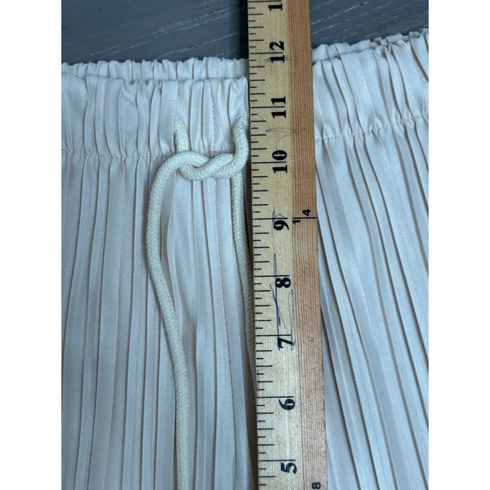 Oak + Fort Shorts Sm Beige Coastal Grandma Chic Old Money‎ Nouveau Riche Preppy Tan - Image 7