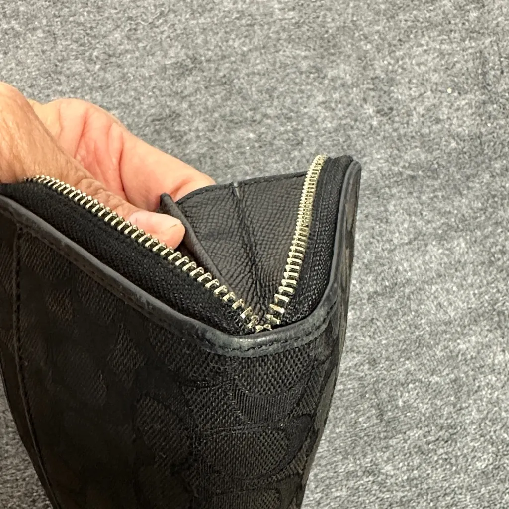 Coach Signature Black Zip Wallet - Image 11
