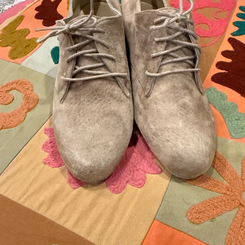 Two Stepper Beige Suede Lace - Image 4