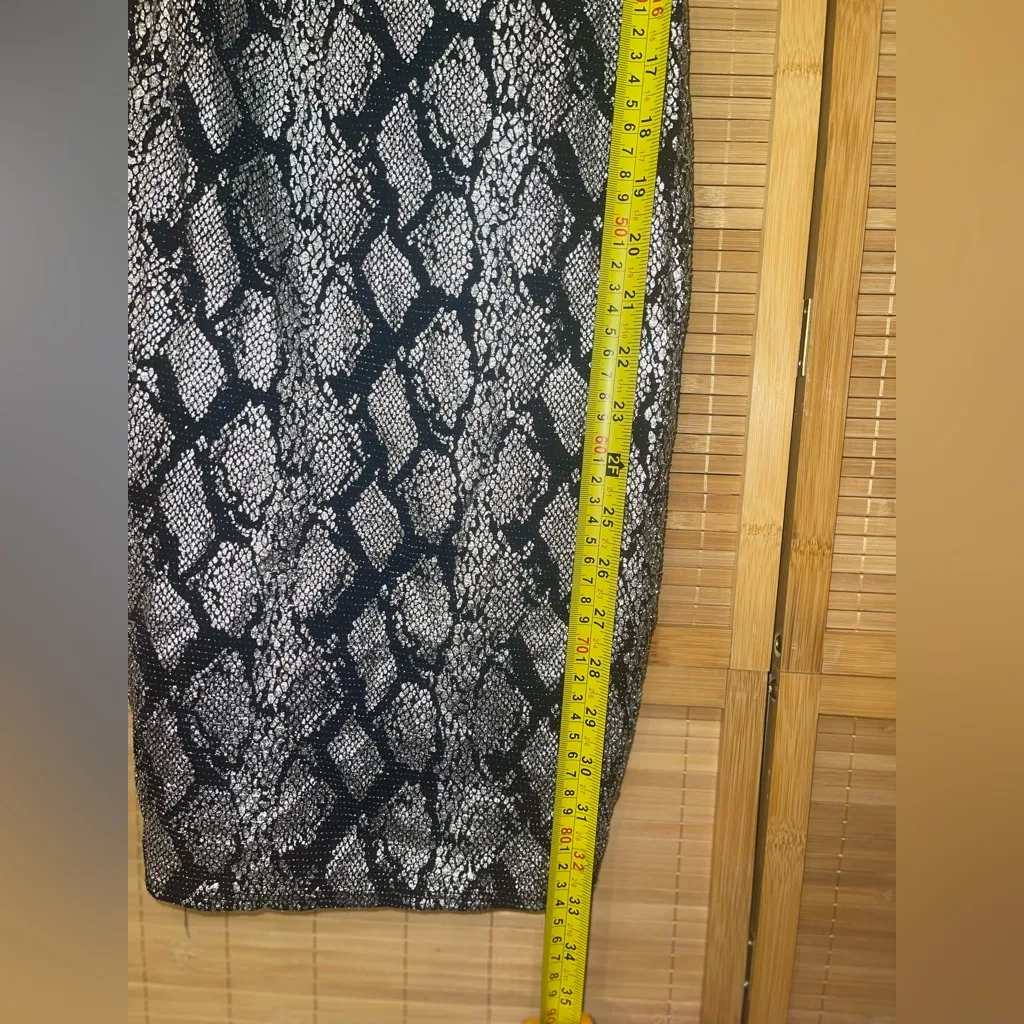 Windsor silver black snakeskin mini dress woman’s medium STRETCHY! - Image 6