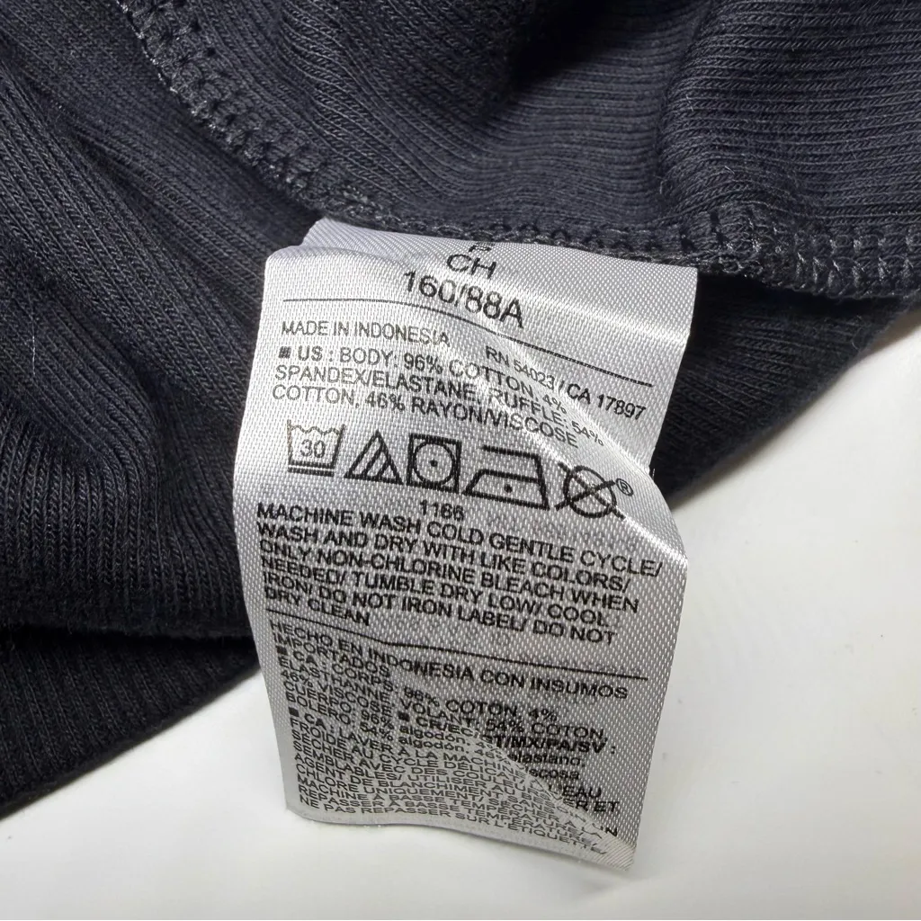 Old Navy Black Tank Top with Ruffle Sleeve - Image 4