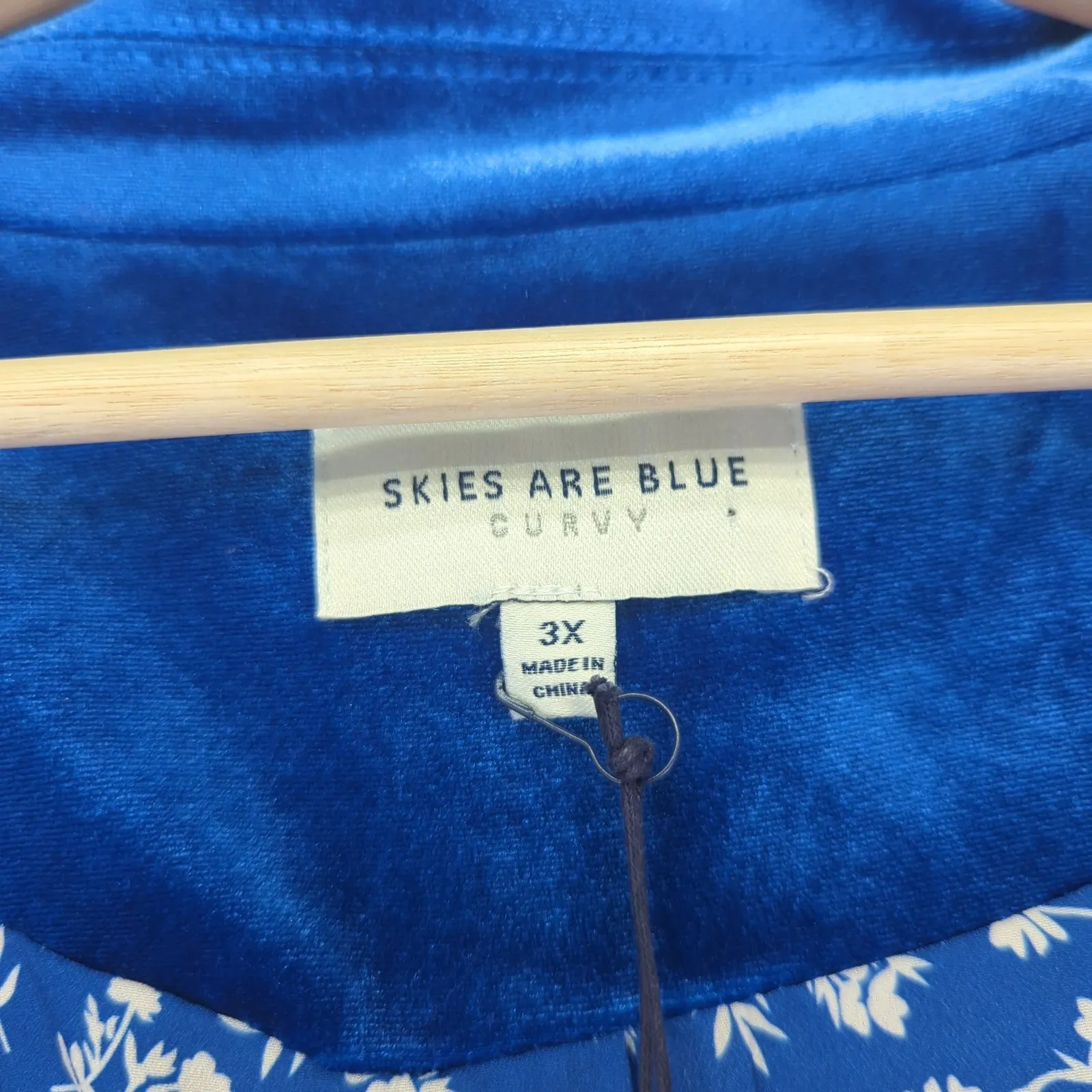 Skies Are Blue Curvy Blue Velvet Floral Lined Blazer Jacket Women's 3X - Image 4