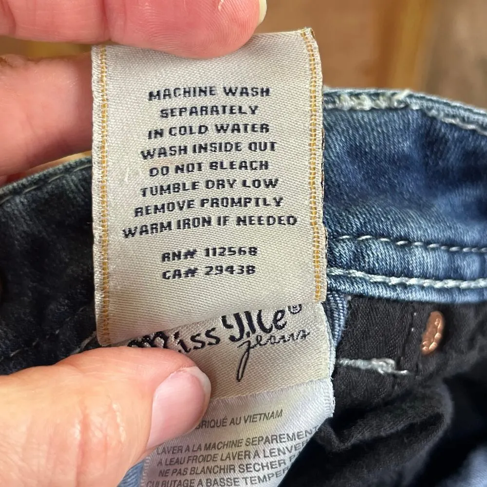 Miss Me Women's Signature-Rise Boot Cut Jeans Size 30 - Image 10