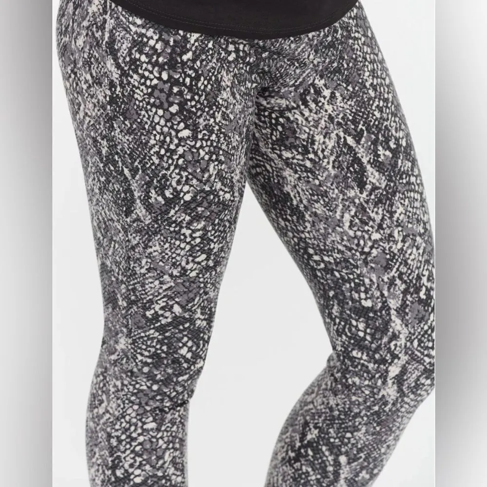 Spanx  Black and White Patterned Leggings, Medium, Like New - Image 16