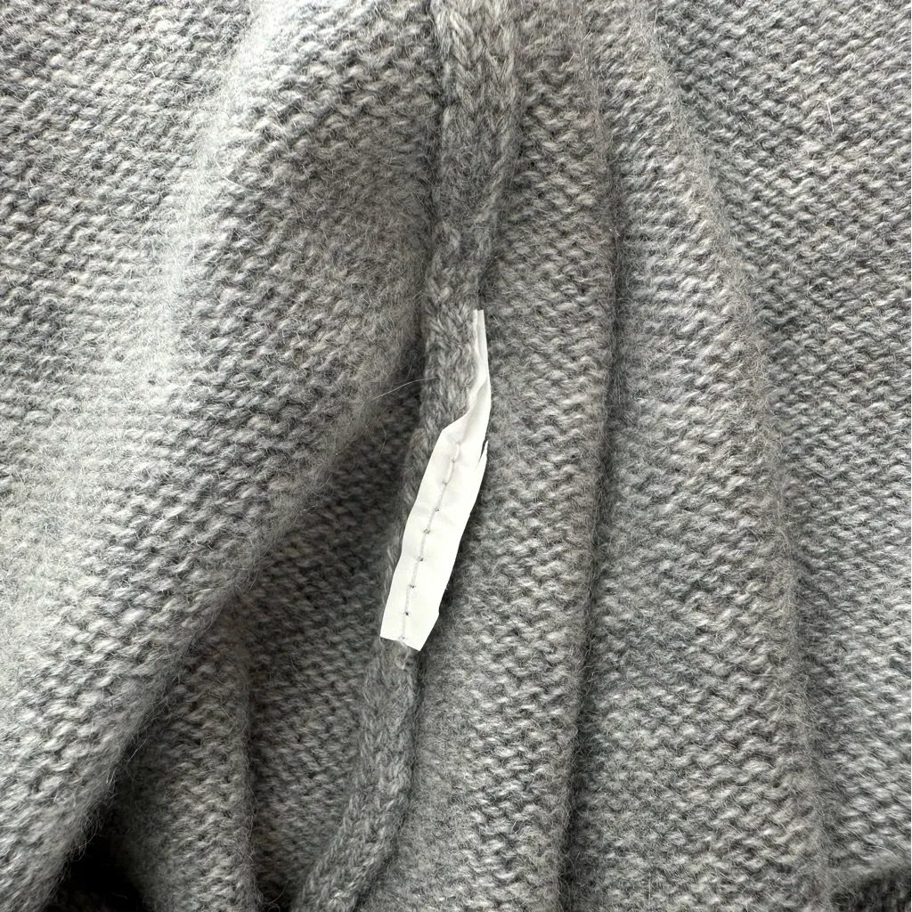 MaxMara Grey Rodeo Pullover Cashmere Sweater Long Sleeves Embellished Logo - Image 11