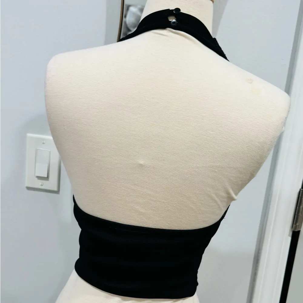 TOPSHOP Black Lace Halter Crop Top - Image 4