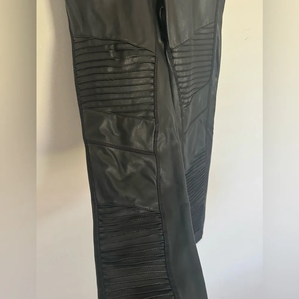 7 FOR ALL MANKIND | Black Faux Leather Moto Leggings Stretchy Women’s Small - Image 4