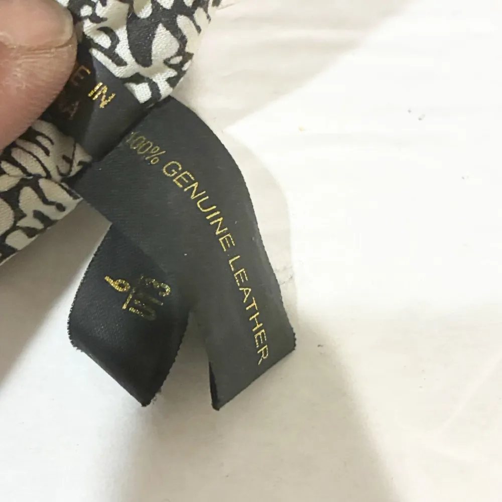 Rebecca Minkoff Carson White Pebbled Leather Gold Hardware Shoulder Bag - Image 4