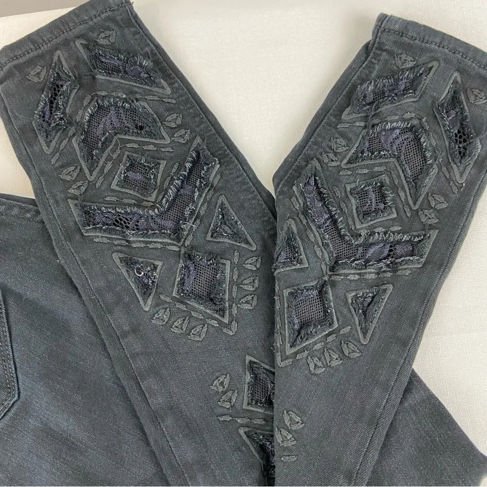 MISS ME Medium Rise Black Ankle Skinny With Distressed Cutouts Women’s Size 28 - Image 4