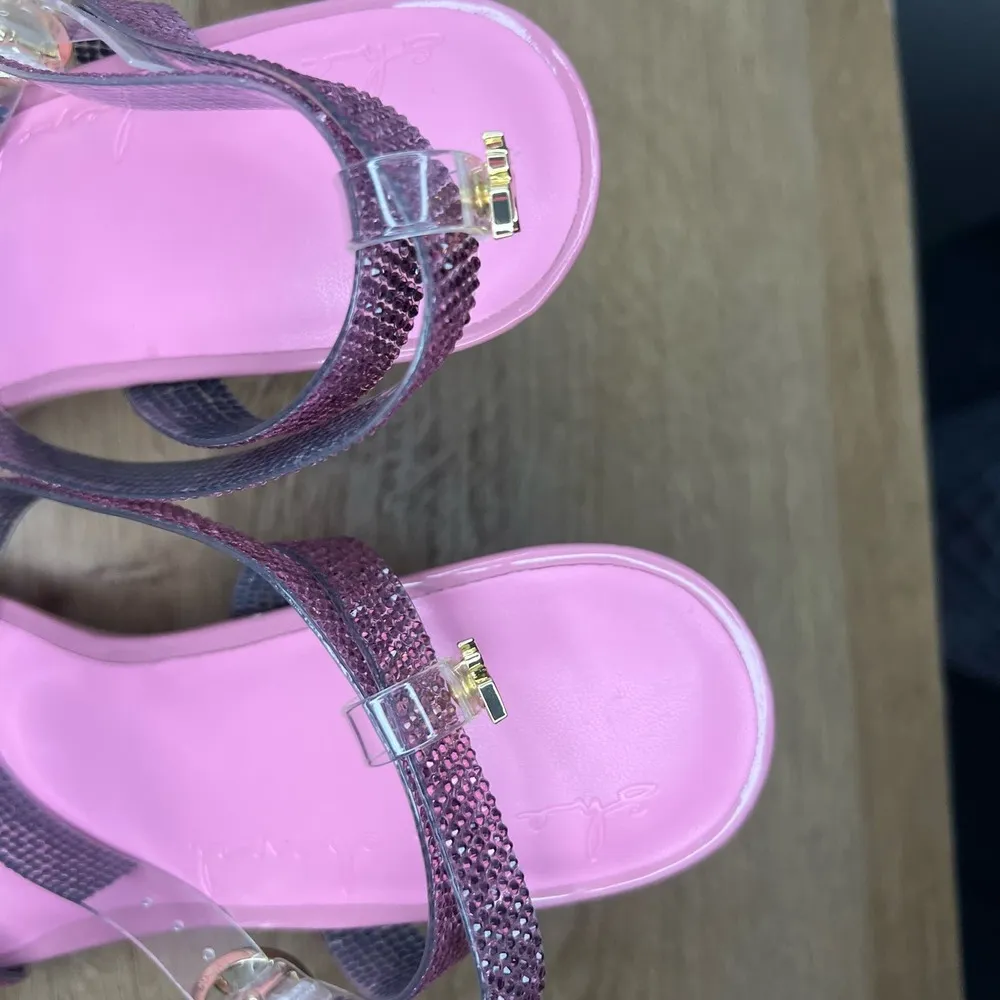 She Is Cheval “Did My Heart Love, ‘Til Now?” Limited Edition Sparkle Pink Wedge Size 10 - Image 7