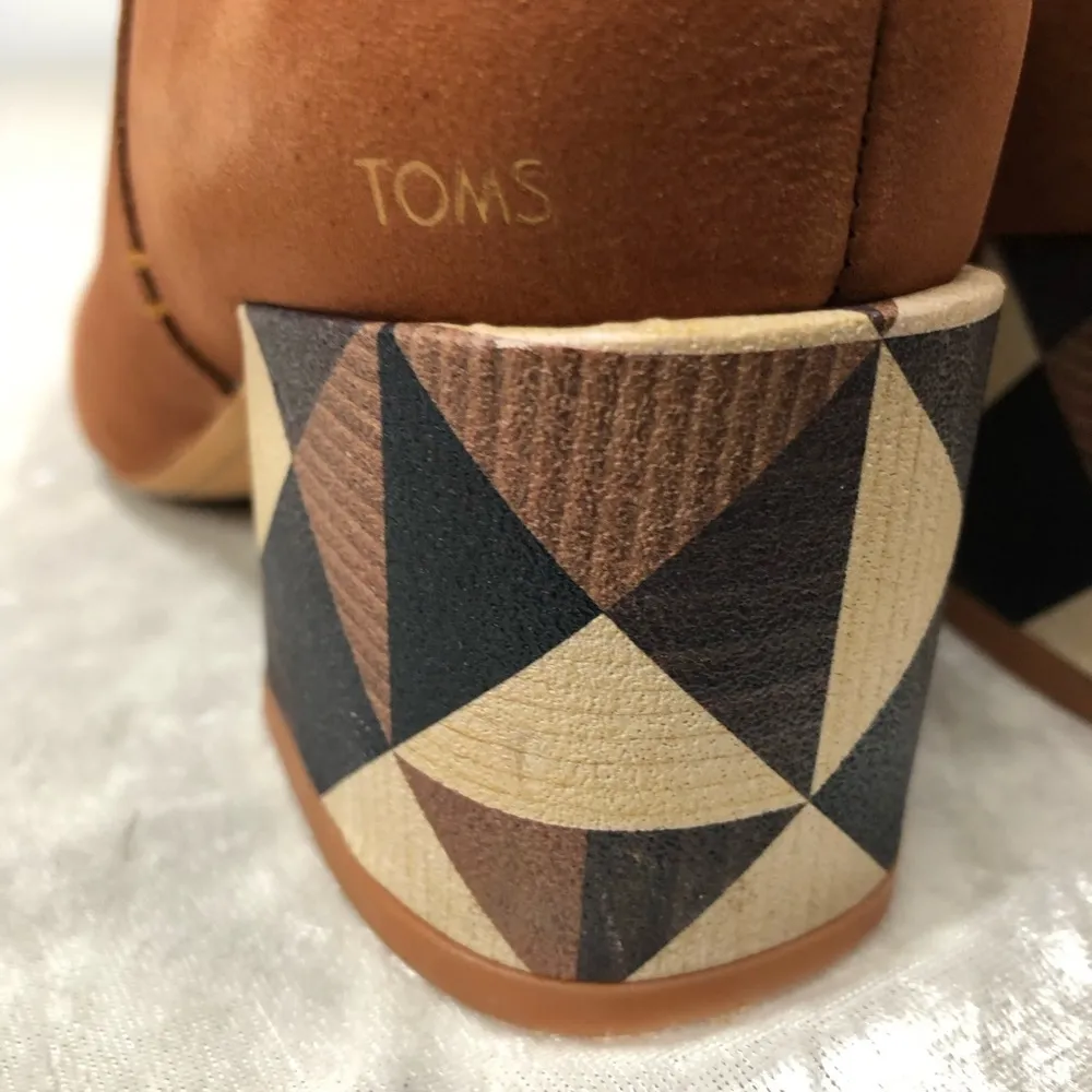 Toms suede rust orange booties size 5.5 - Image 6