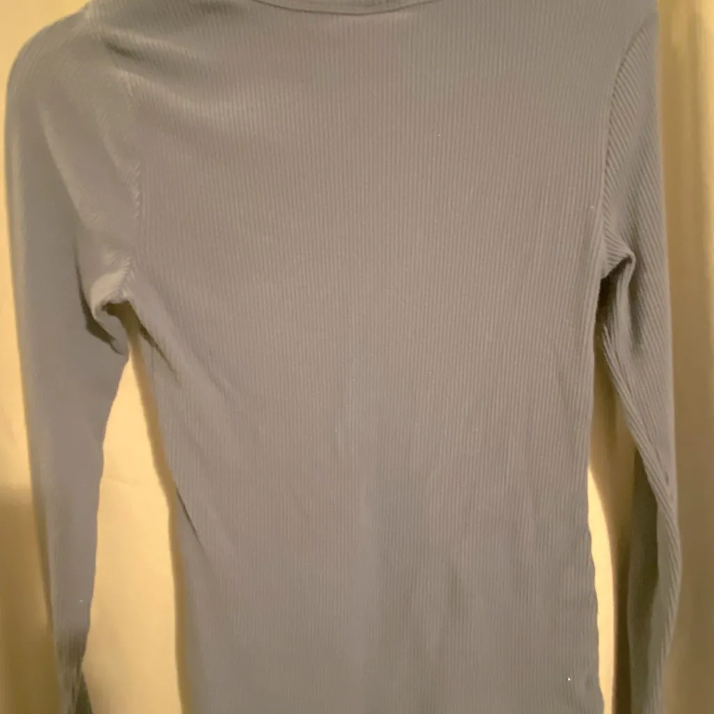 Old Navy  Ribbed Long Sleeve Tee - Image 3