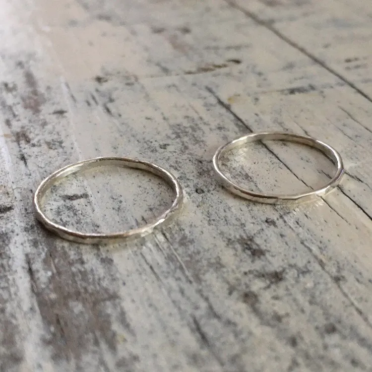 Handmade set of 2 sterling silver midi rings - Image 6