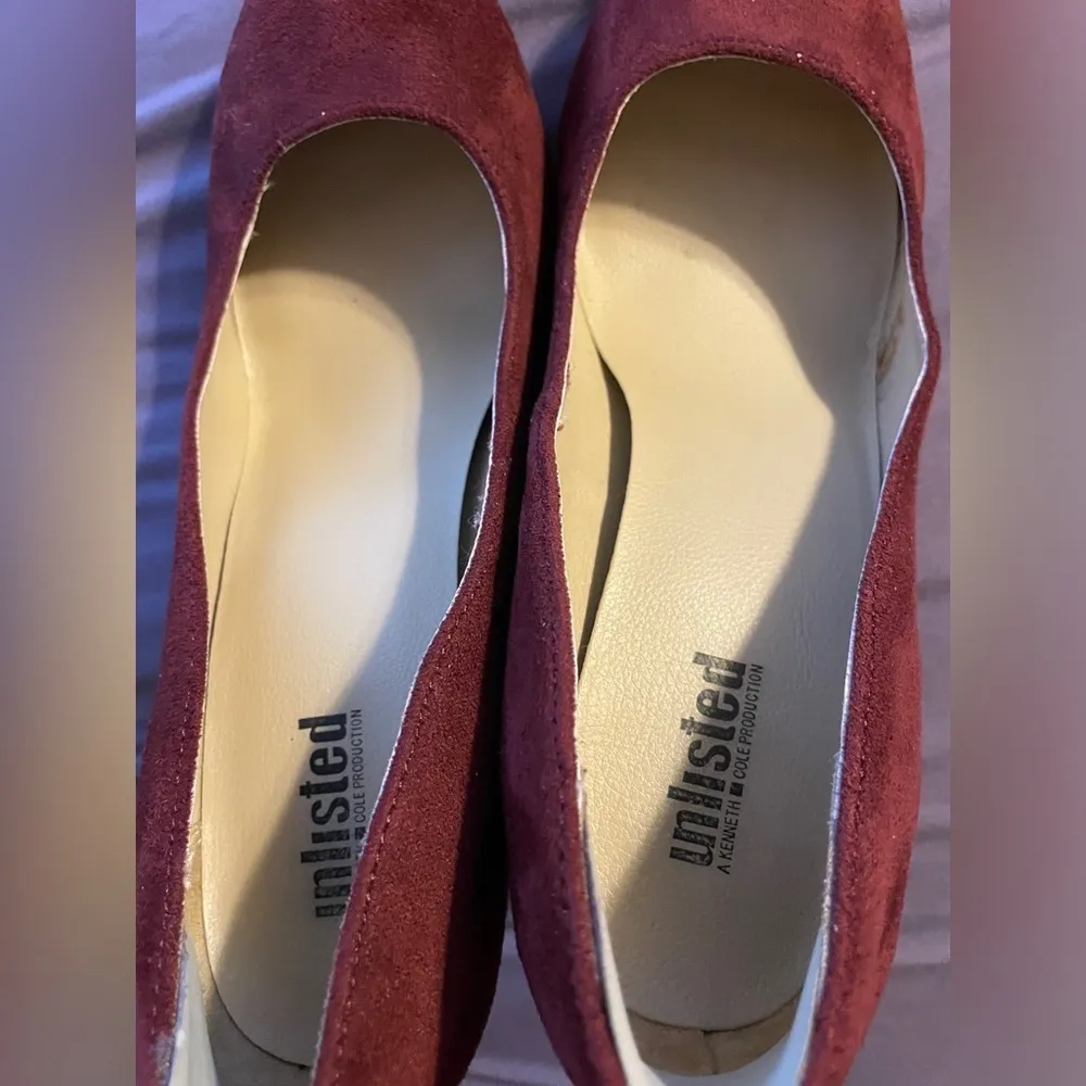 Unlisted Kenneth Cole Film Maker Burgundy Velvet Heels Sz 8 1/2 Wide - Image 9