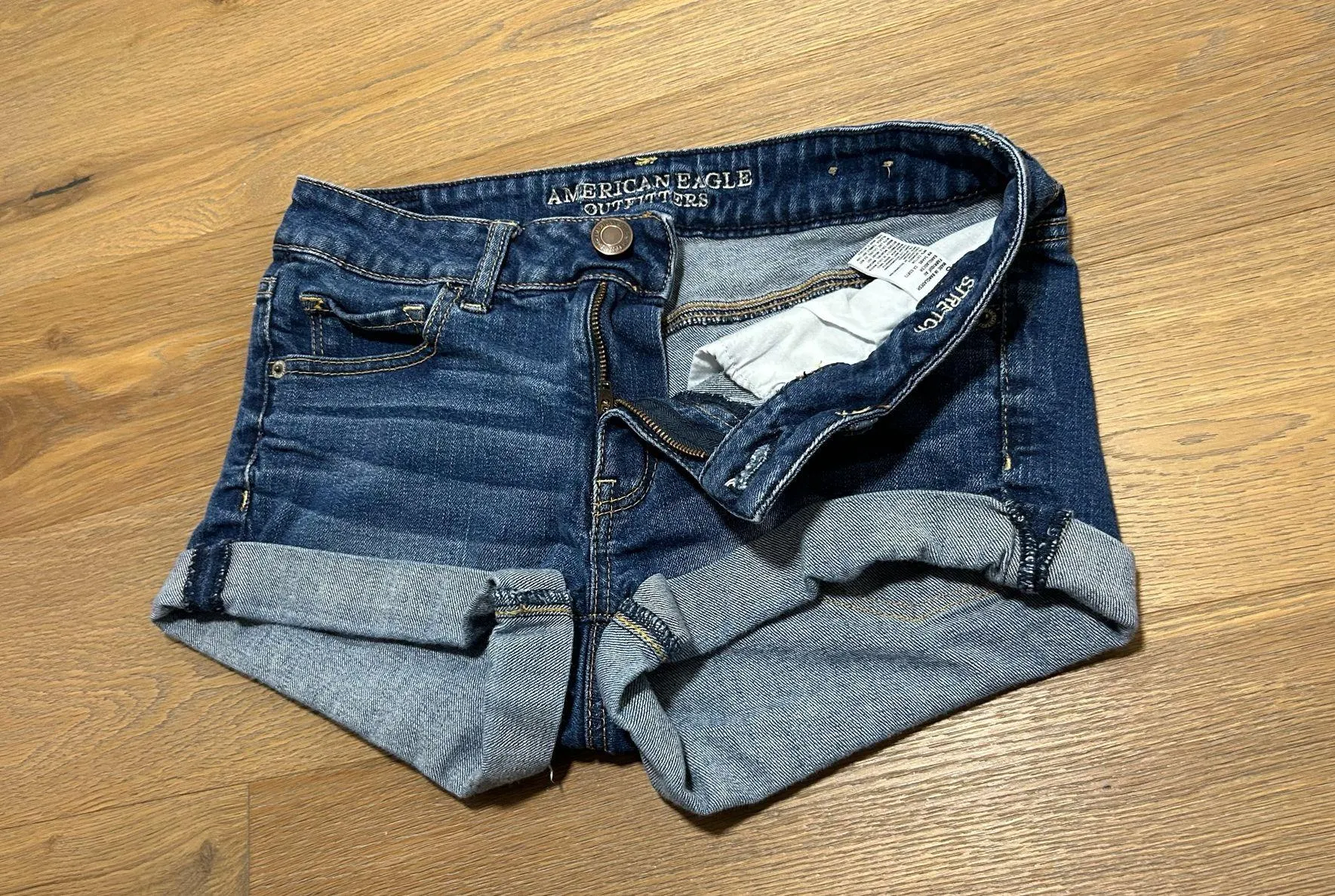 Size 8 jean booty shorts/short shorts - Image 4