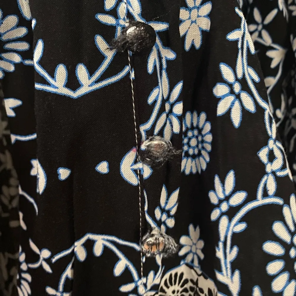 Woman Within Blue Black Floral Button Down Tunic Top Women’s Size 18/20 FLAWED - Image 5