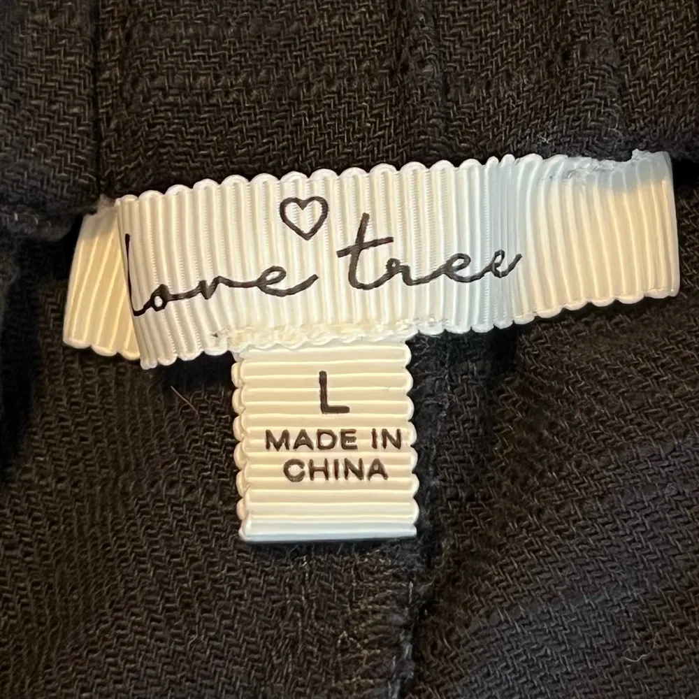 Love Tree Black Cotton Shorts Patch Pockets Size Large 2.5” Inseam - Image 3