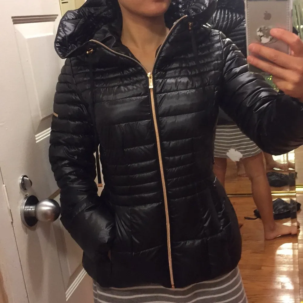 Karl Lagerfeld packable puffer jacket. Xs - Image 5