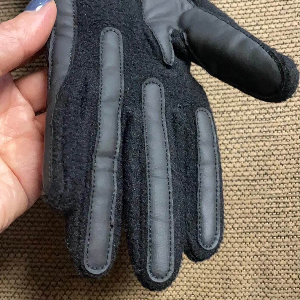 Isotoner fleece gloves - Image 4