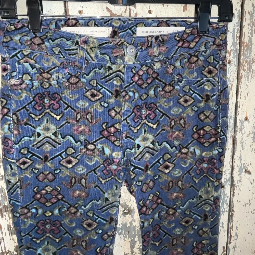 Pilcro and the Letterpress corduroy pants size 25 High Rise Skinny Fun print - Image 4