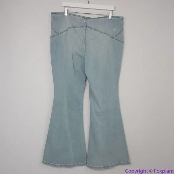 NEW Free People We the Free flare jeans Curvy fit light‎ wash, size 35 - Image 5