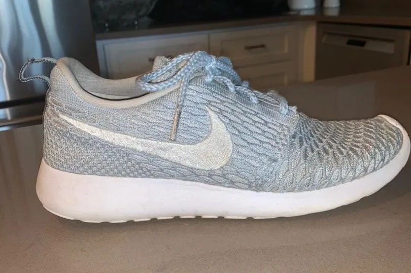 Nike light blue roches - Image 2