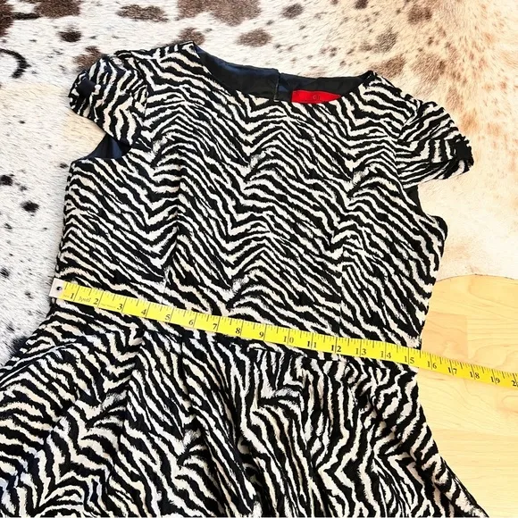 Carolina Herrera ‎ Wool Blend Zebra Print Cocktail Dress Size 8 - Image 12