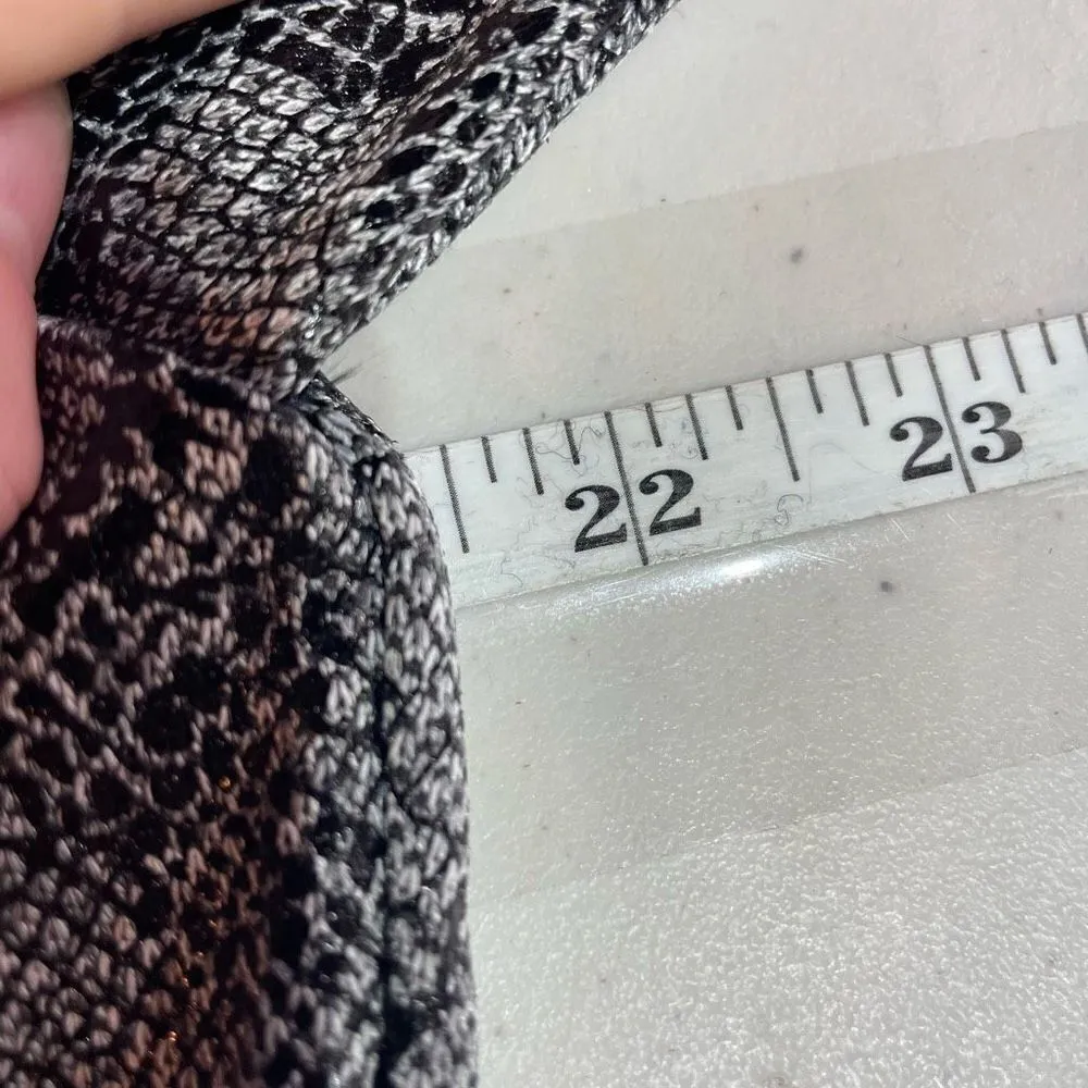 Chico's Women's Snake Skin Print Crew Neck Short Sleeve Jacquard Tee Black Sz 2P - Image 7