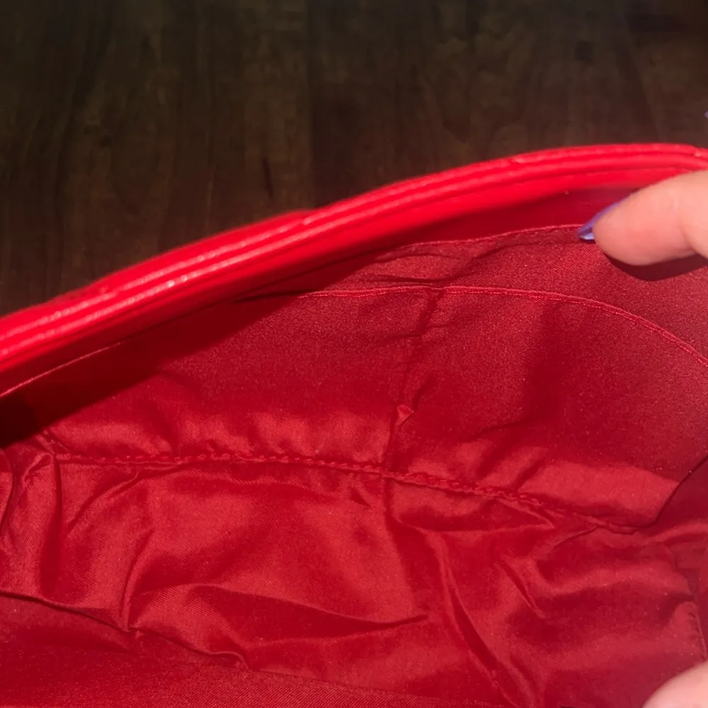 NWT Badgley Mischka Red Faux Leather Big Diamond Quilted Top Handle Shoulder Bag - Image 7