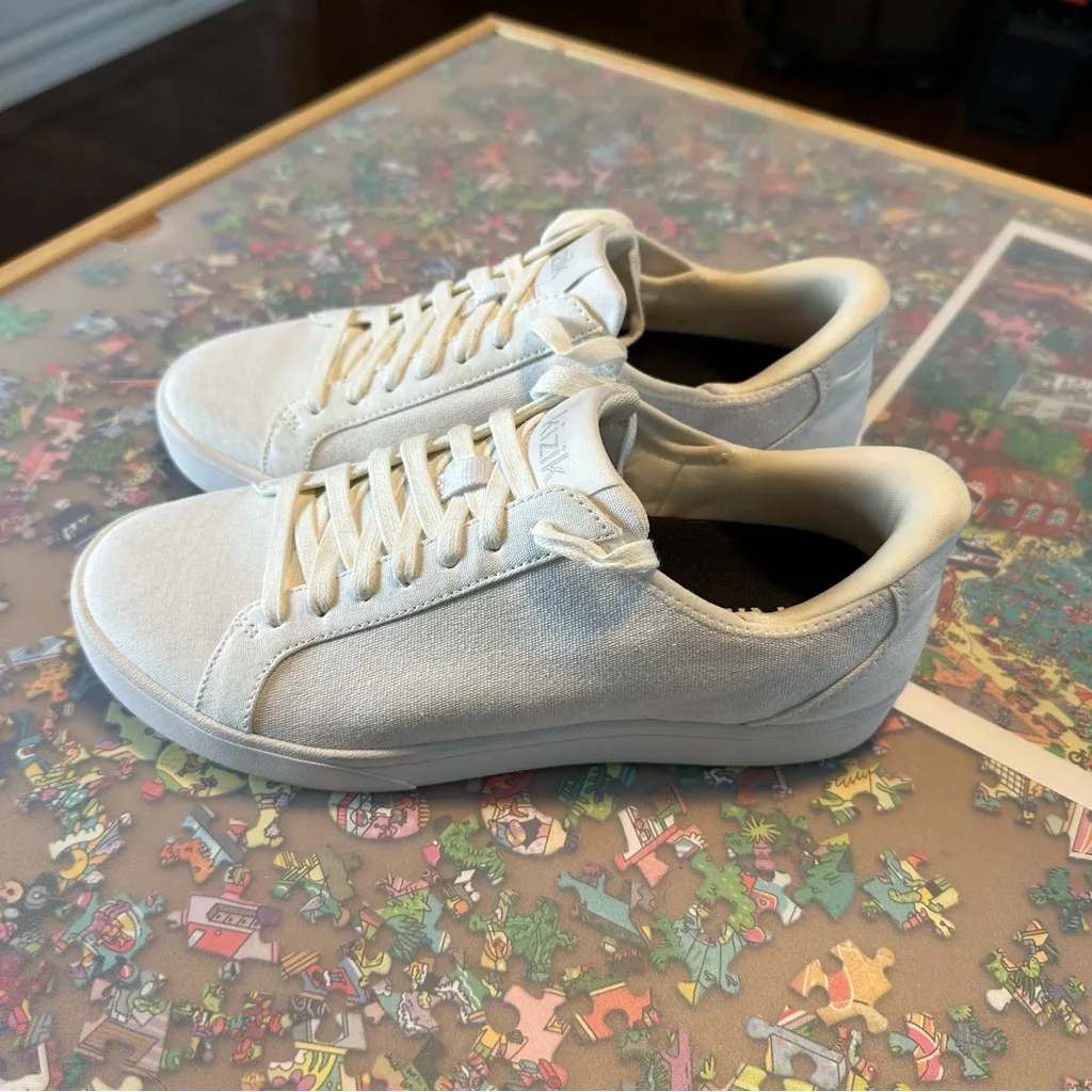 Kizik Hands - Image 8