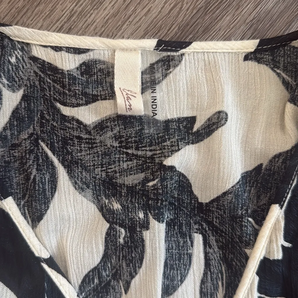 Black and White Leaf Print Wrap Tunic Ruffle Sleeve Gauzy - Image 3