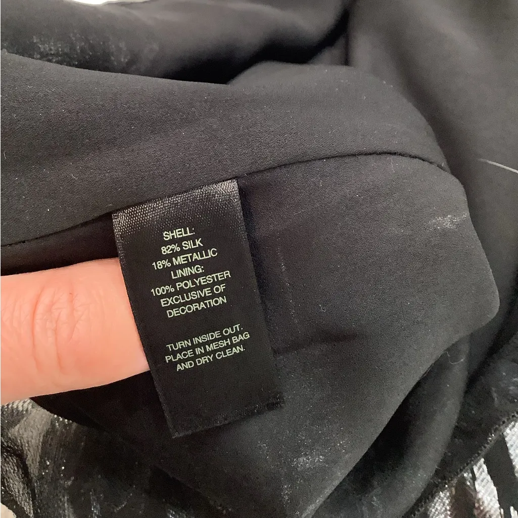 Nice dressy long sleeve blouse🖤🤍🖤🤍 - Image 15