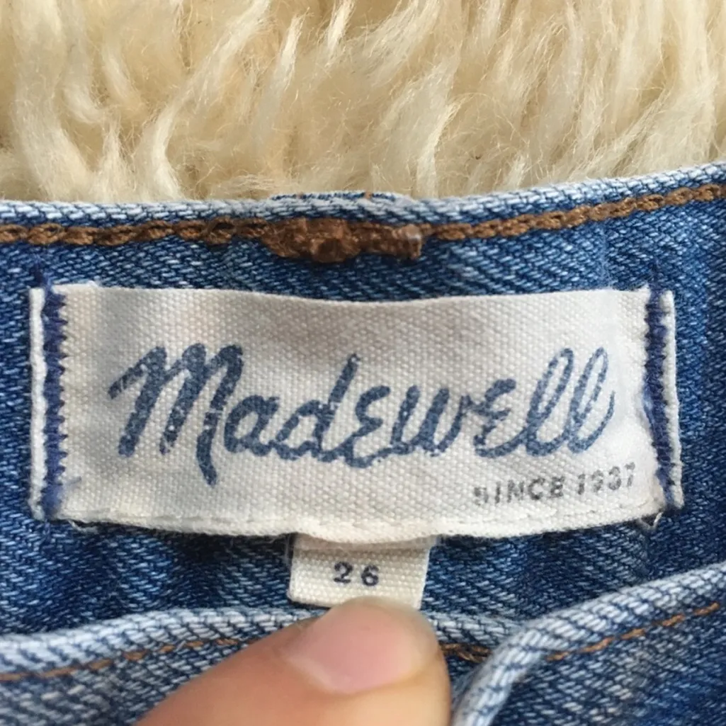 Madewell Women's Distressed Jean Shorts - Image 4