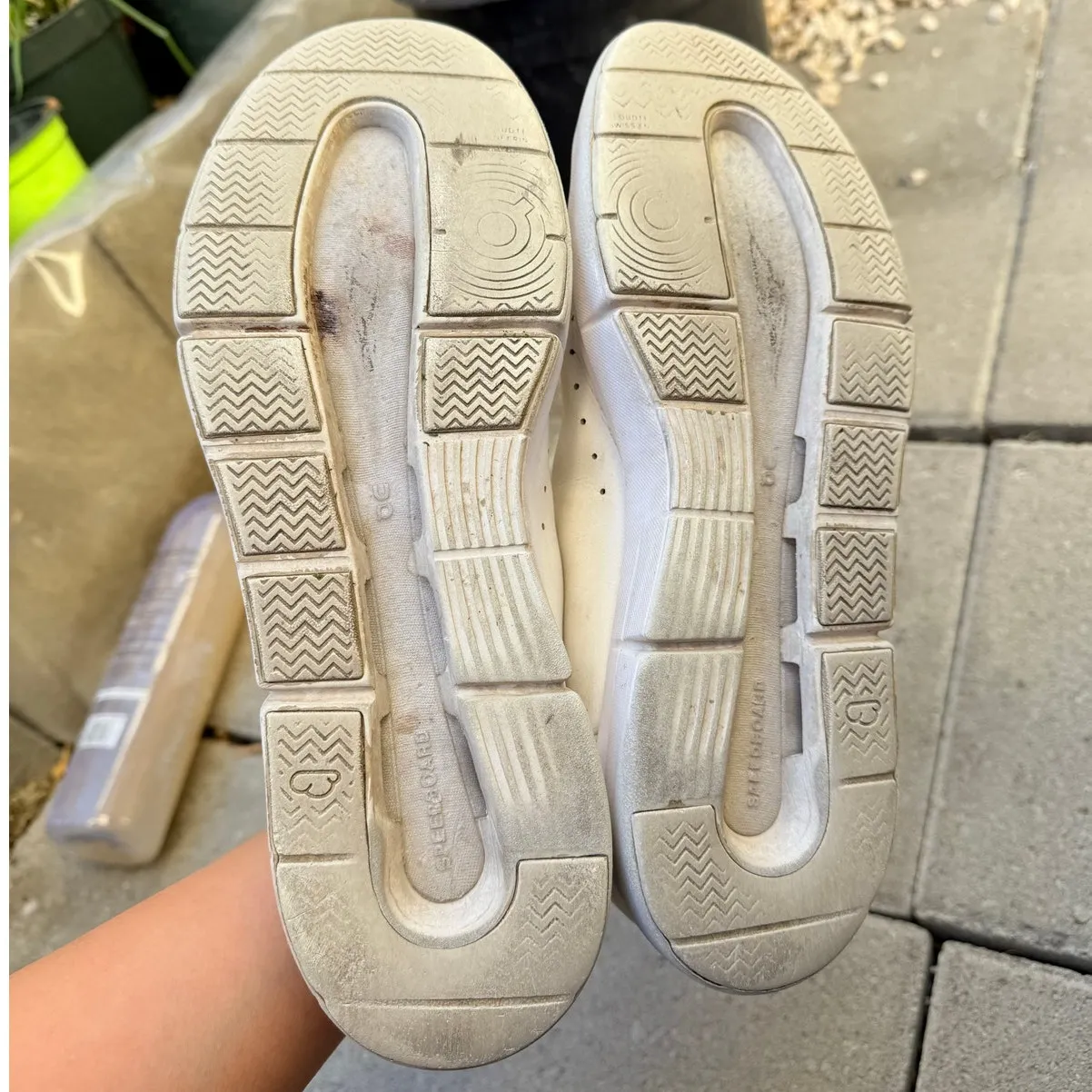 On Womens Running On Cloud The Roger Advantage Sneakers White‎ SZ 9.5M White - Image 8