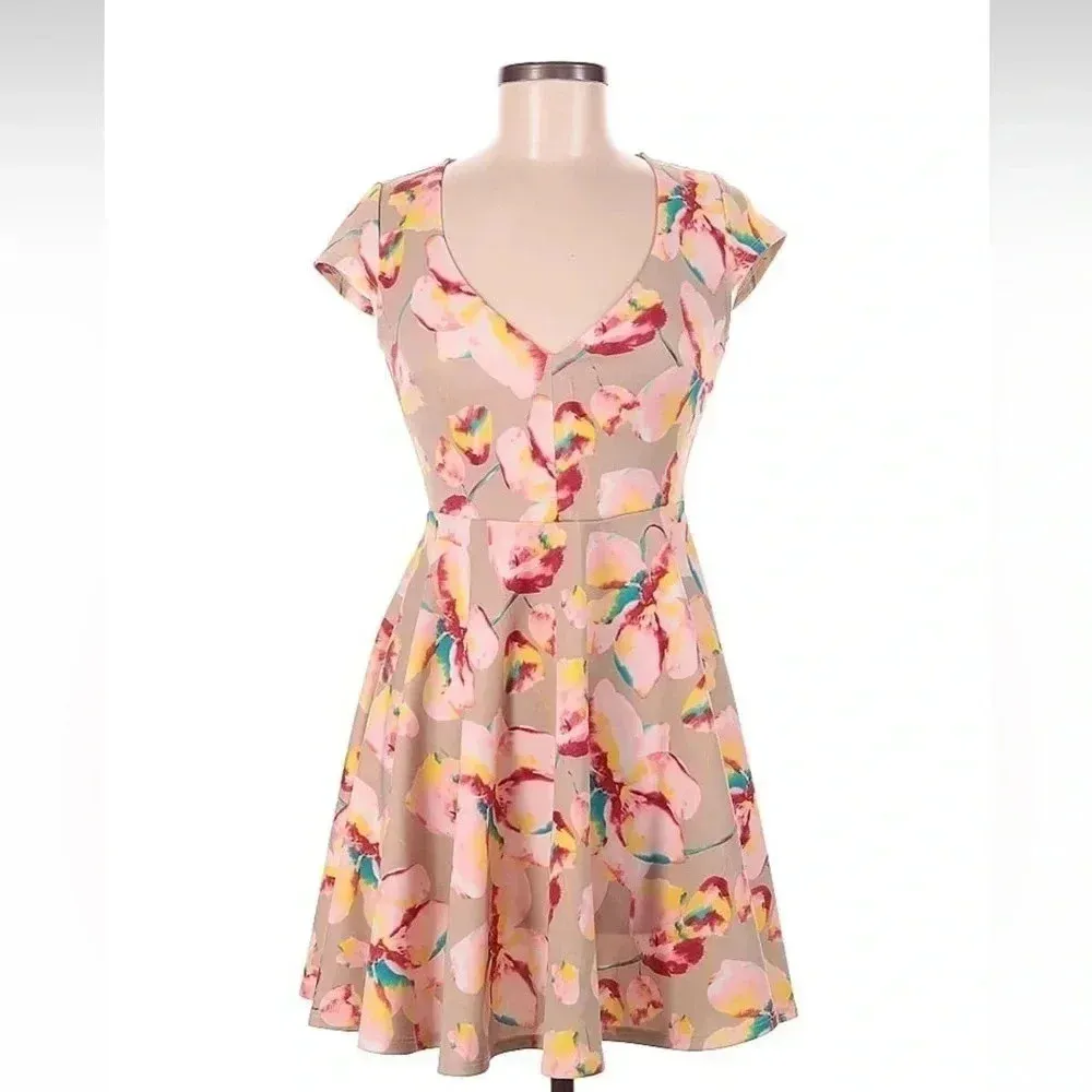 Lulus City Stylista Beige and Pink Floral Print Skater Dress Size M Medium - Image 2