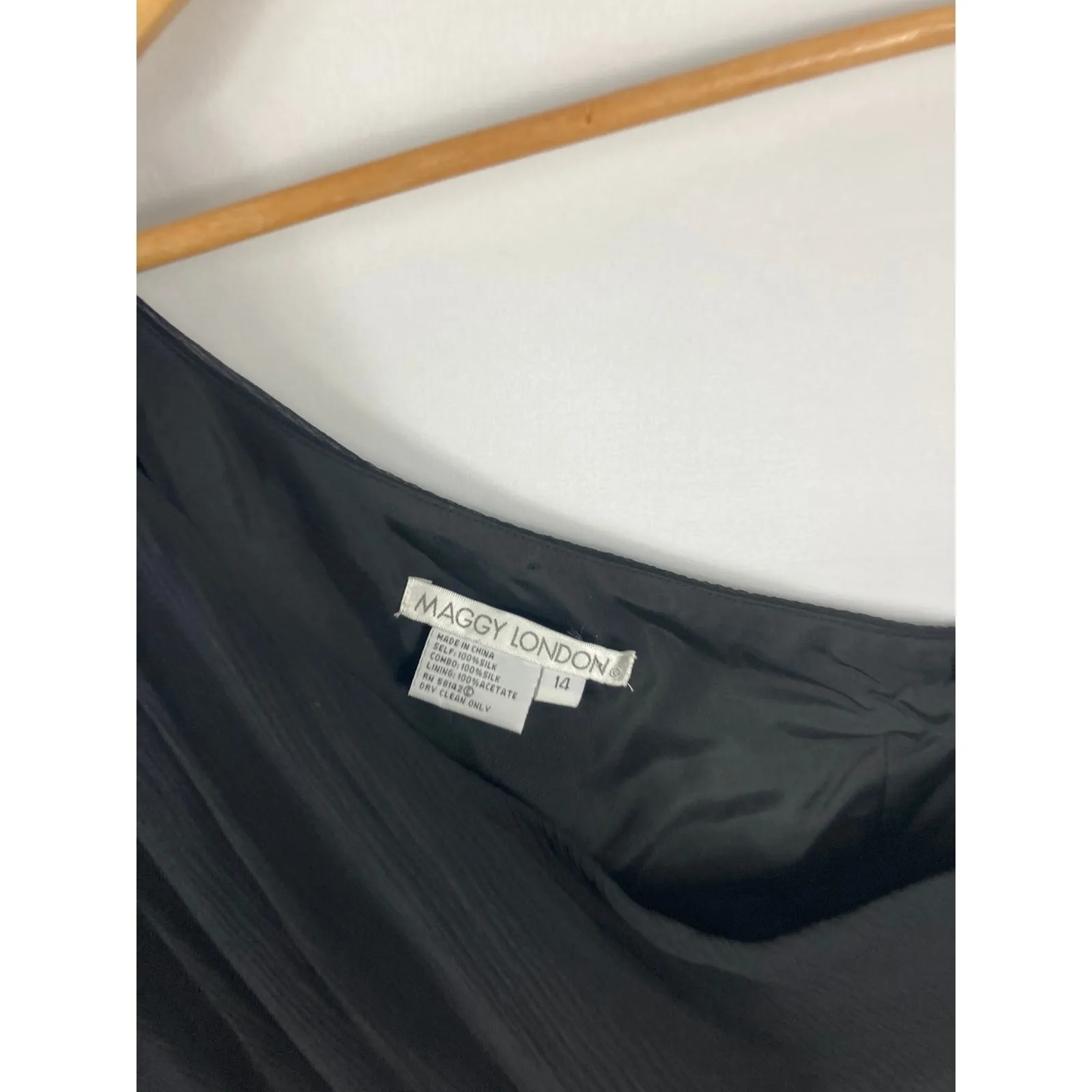 Maggy London Vintage One Shoulder 100% Silk Black Flowy Formal Dress Size S/M - Image 3