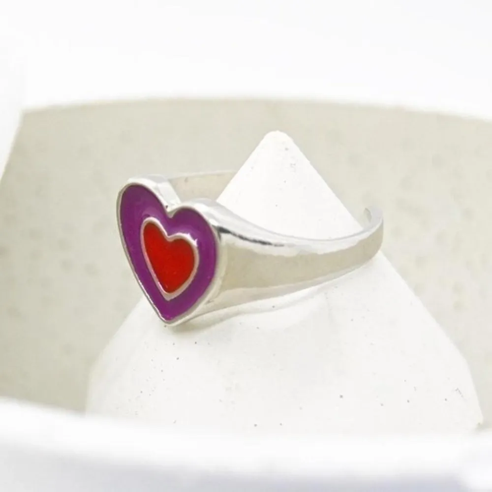 Retro Heart Ring Purple Size 8 - Image 2