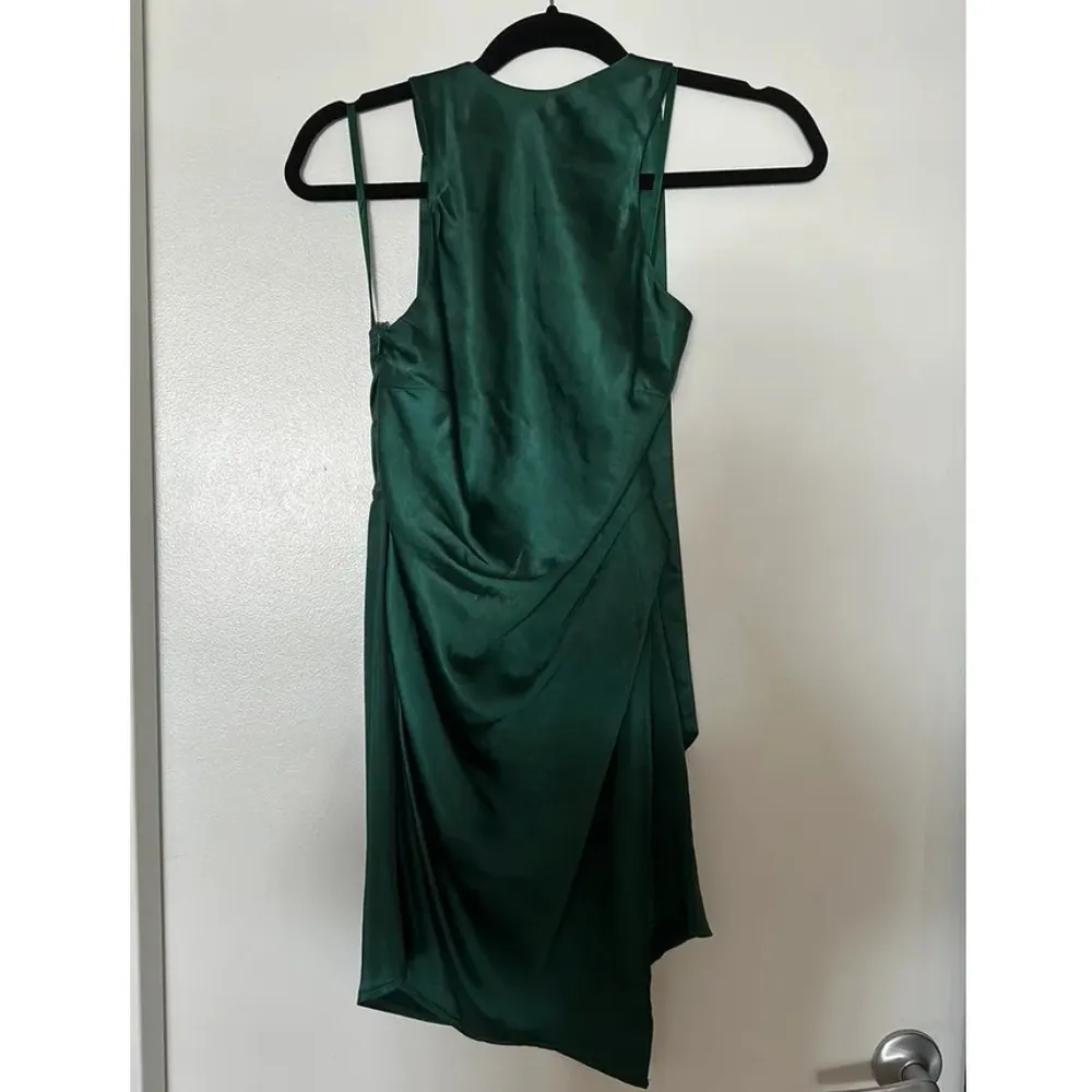 Elegant Green Dress - Image 7