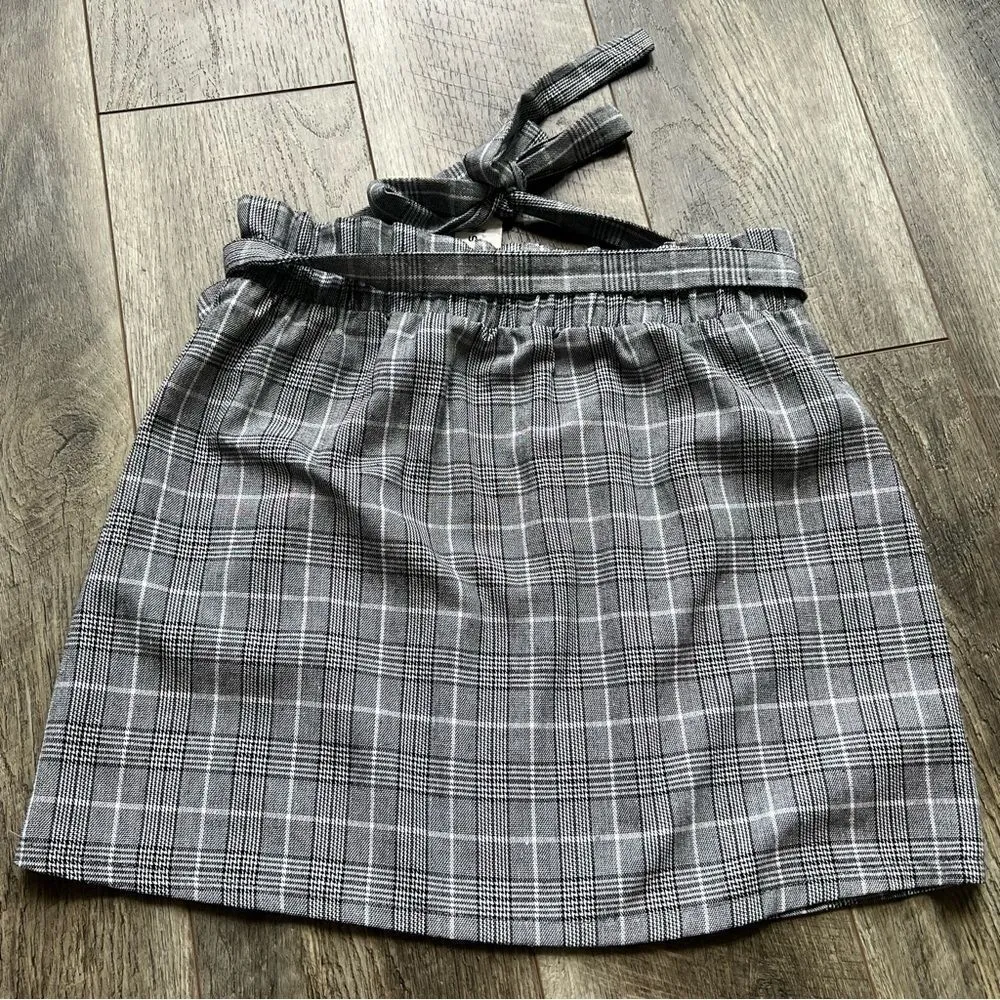 Kendall & Kylie Plaid Paperbag Skirt NWT from PacSun Black White Grey Tie Belt L - Image 9