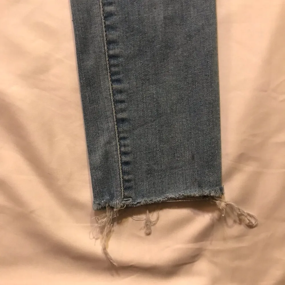 Isabel Maternity Jegging Women’s Light Wash Skinny Maternity Pants Size 4 - Image 5